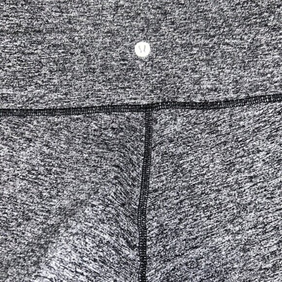 Lululemon Wunder Under black and White Crop Heathered Leggings in size 12 - Picture 4 of 7